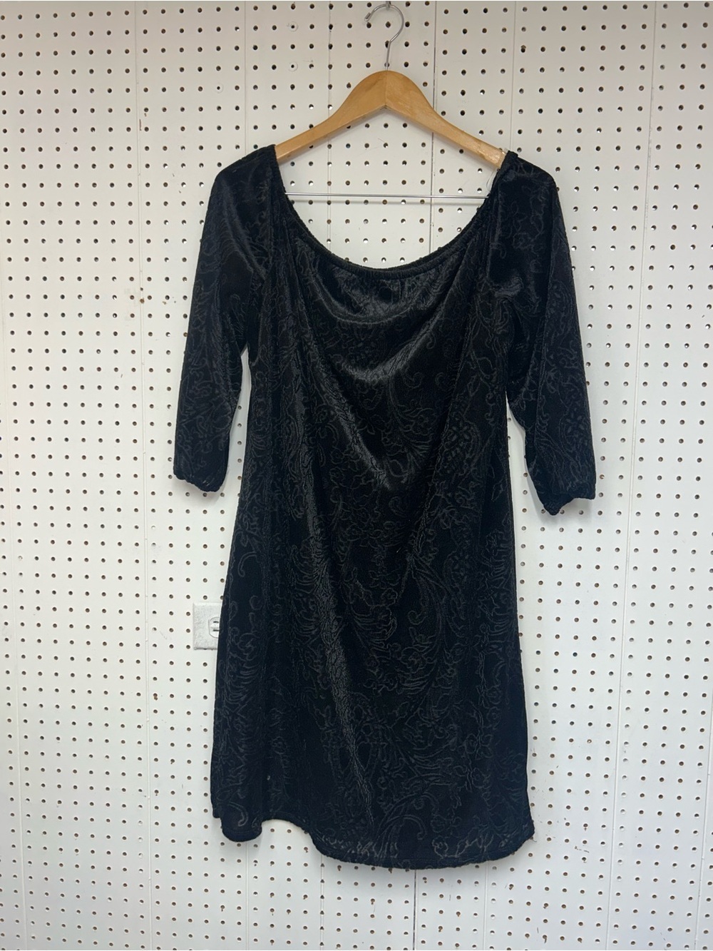 White House Black Market Black Velvet Scoop-Neck Long Sleeve Dress